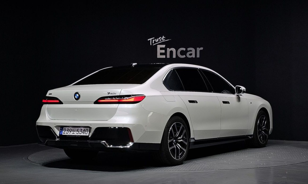 BMW 7-Series 740i sDrive M Sport, 2023
