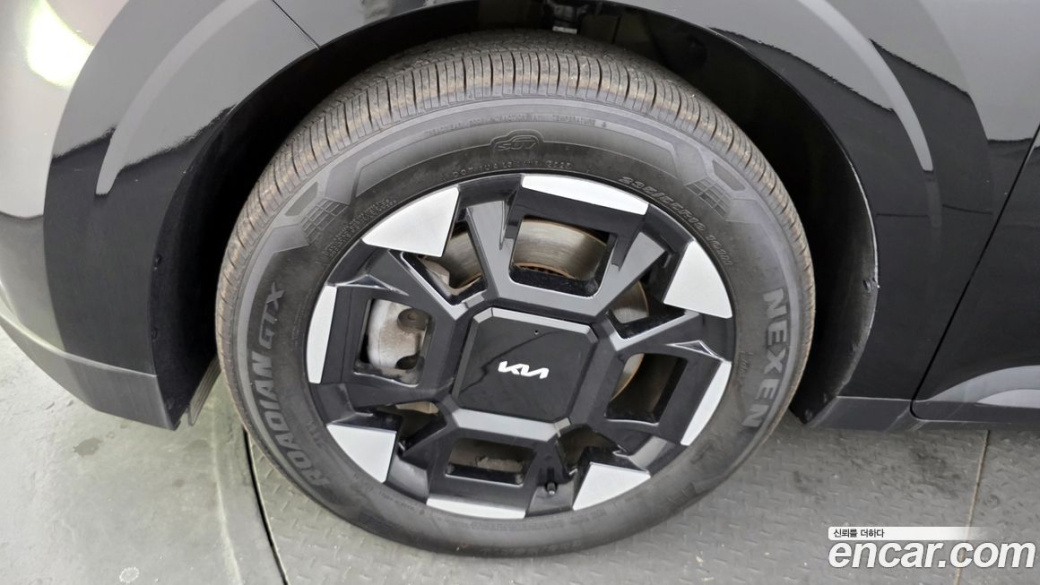 Kia Carnival 9-Seater Prestige, 2024