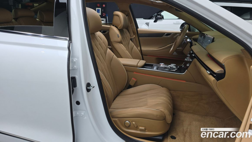 Genesis G80 Gasoline 2.5 Turbo AWD, 2025