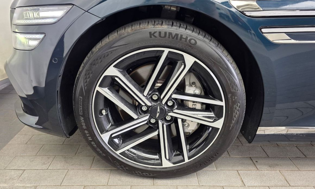 Genesis G80 Gasoline 2.5 Turbo AWD, 2025