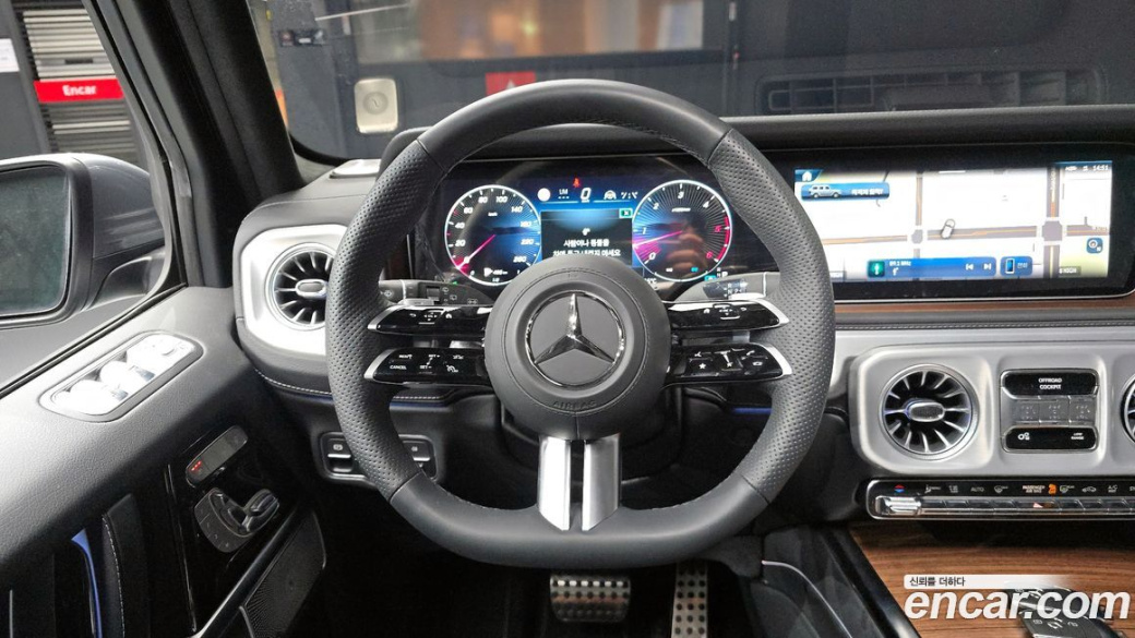 Mercedes-Benz G-Class G450d, 2025