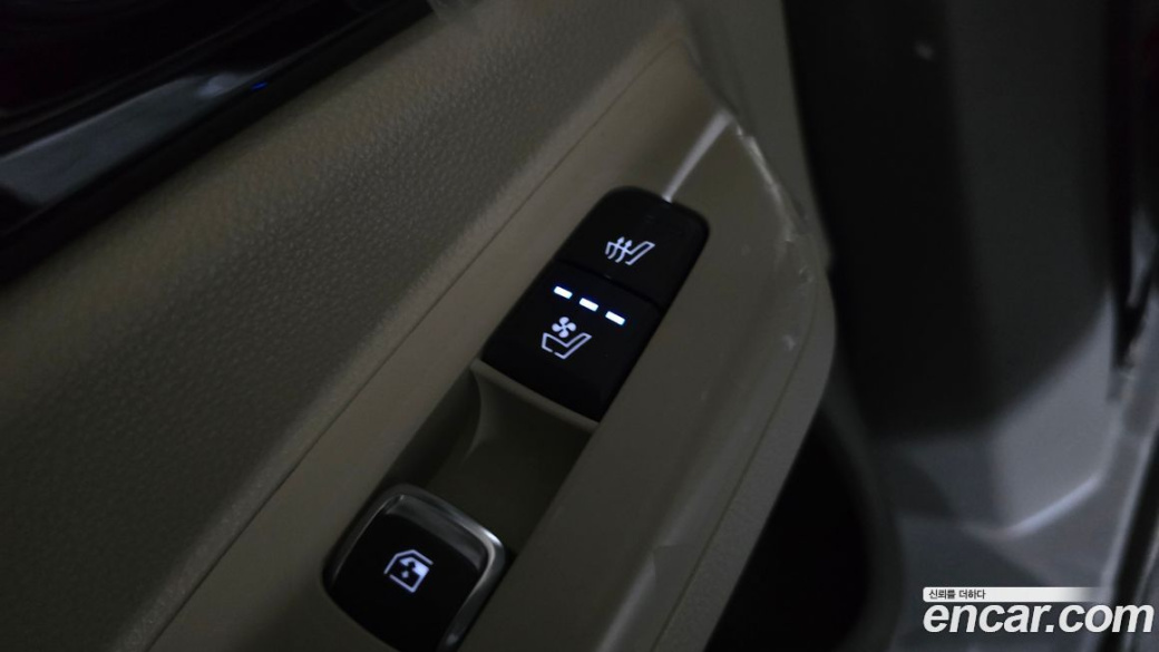 Kia Carnival 7-Seater Signature, 2024