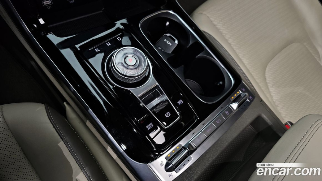 Kia Carnival 9-Seater Signature, 2022