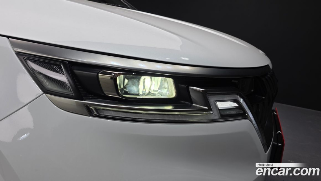 Kia Carnival 9-Seater Signature, 2023