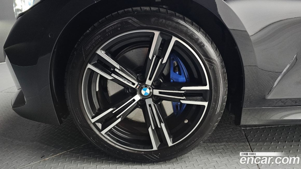 BMW 3-Series 320i M Sport, 2023