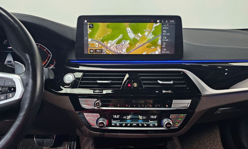 BMW 5-Series 530i xDrive M Sport Package, 2022