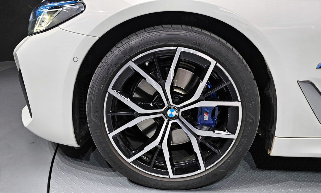 BMW 5-Series 530i M Sport Package, 2023