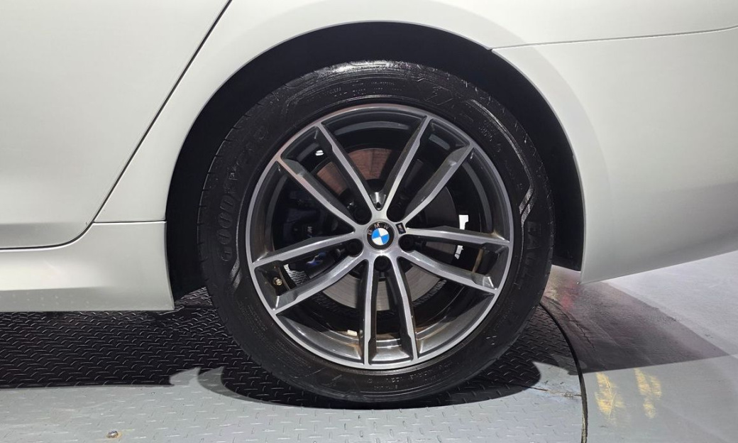 BMW 5-Series 520i M Sport, 2023