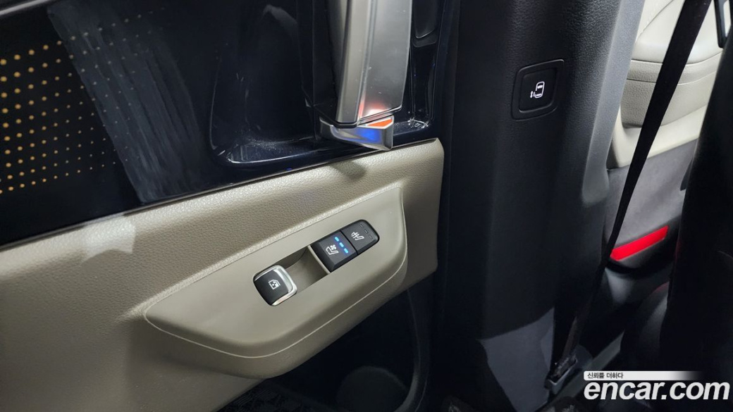 Kia Carnival 9-Seater Signature, 2025