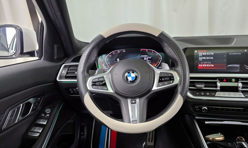BMW 3-Series 320i M Sport, 2022