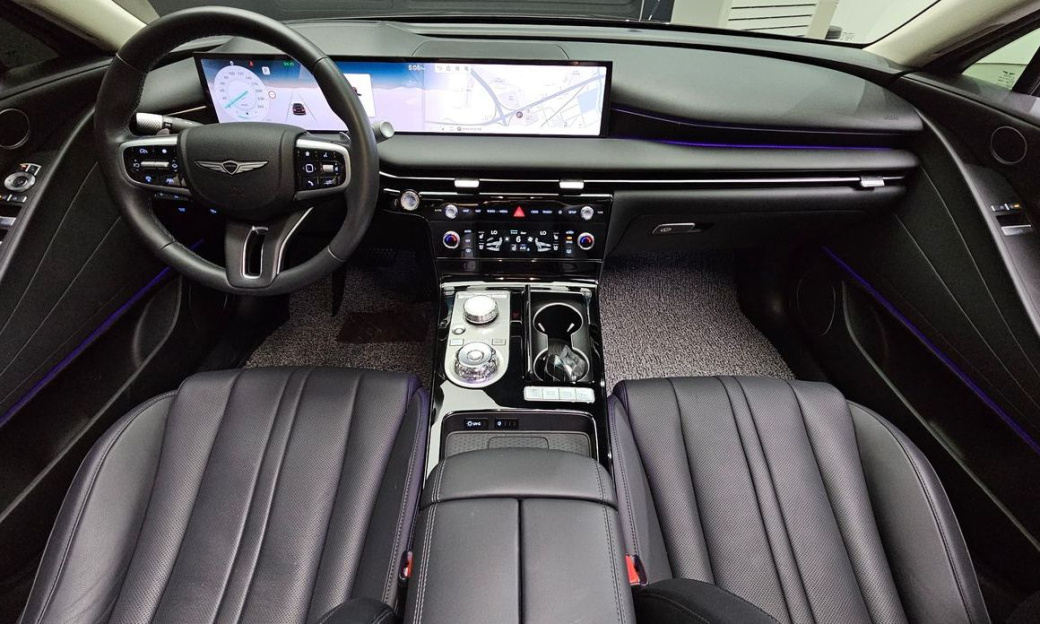Genesis G80 Gasoline 2.5 Turbo AWD, 2025