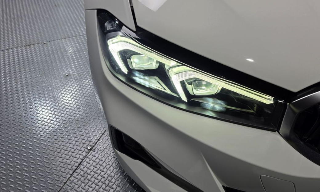 BMW 3-Series 320i, 2024