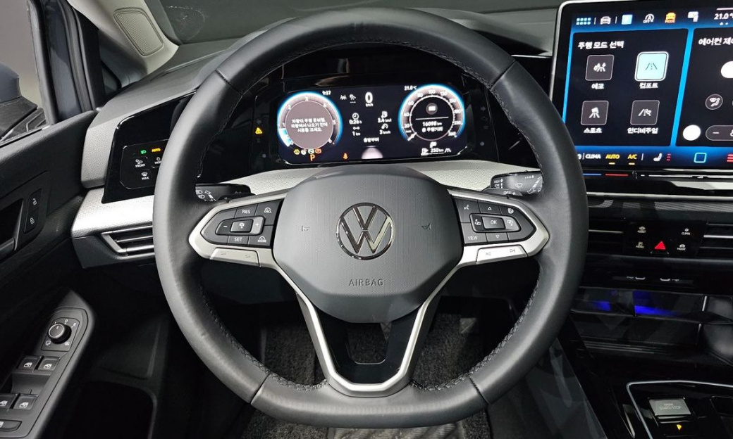 Volkswagen Golf 2.0 TDI Prestige, 2025
