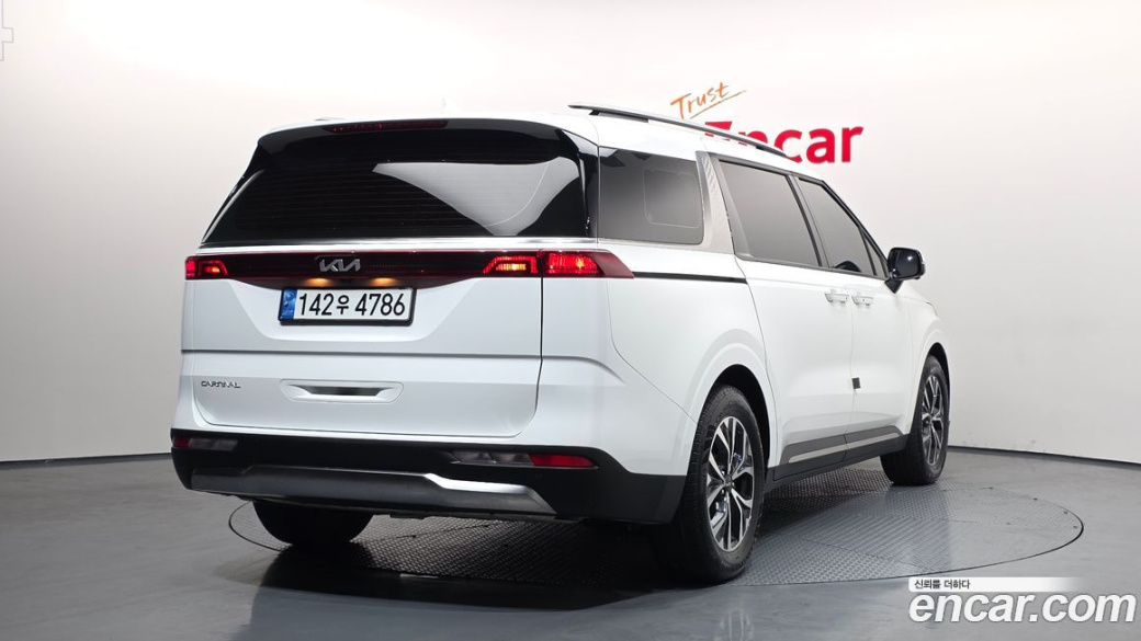 Kia Carnival 9-Seater Signature, 2023