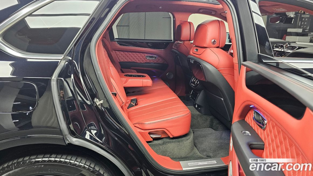 Bentley Bentayga 4.0 V8 Azure, 2023