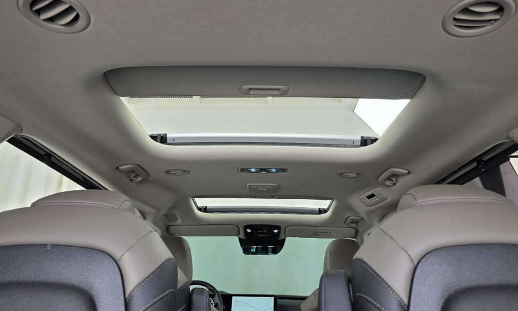 Kia Carnival 9-Seater Gravity, 2024