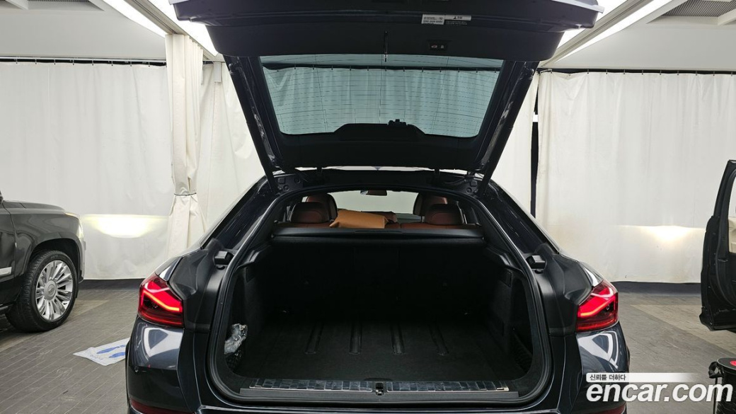 BMW X6 M50i, 2022