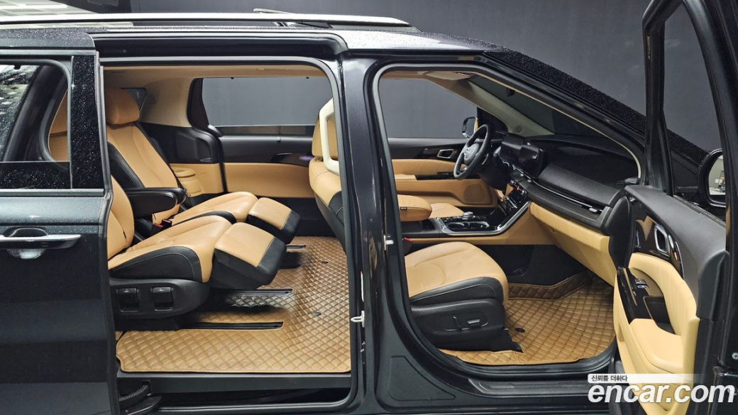 Kia Carnival 7-Seater Signature, 2022