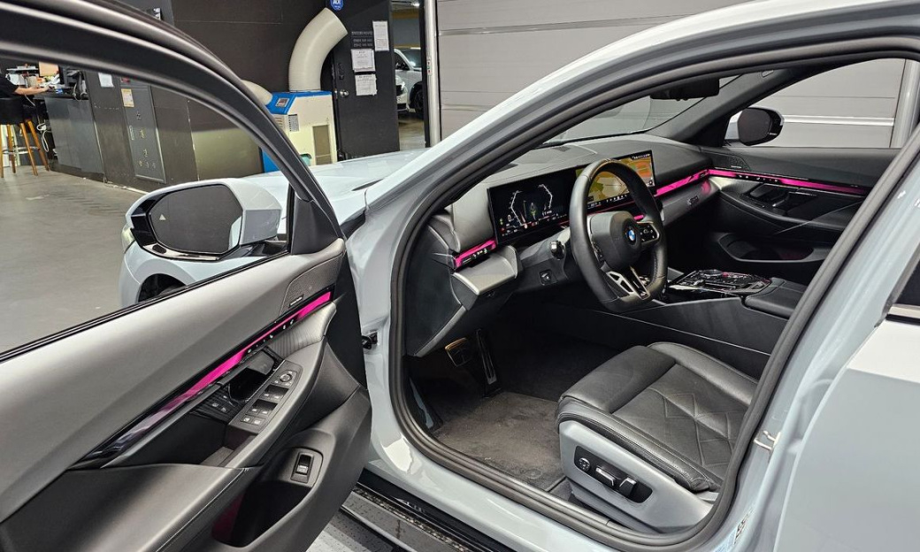 BMW 5-Series 530i xDrive M Sport, 2024