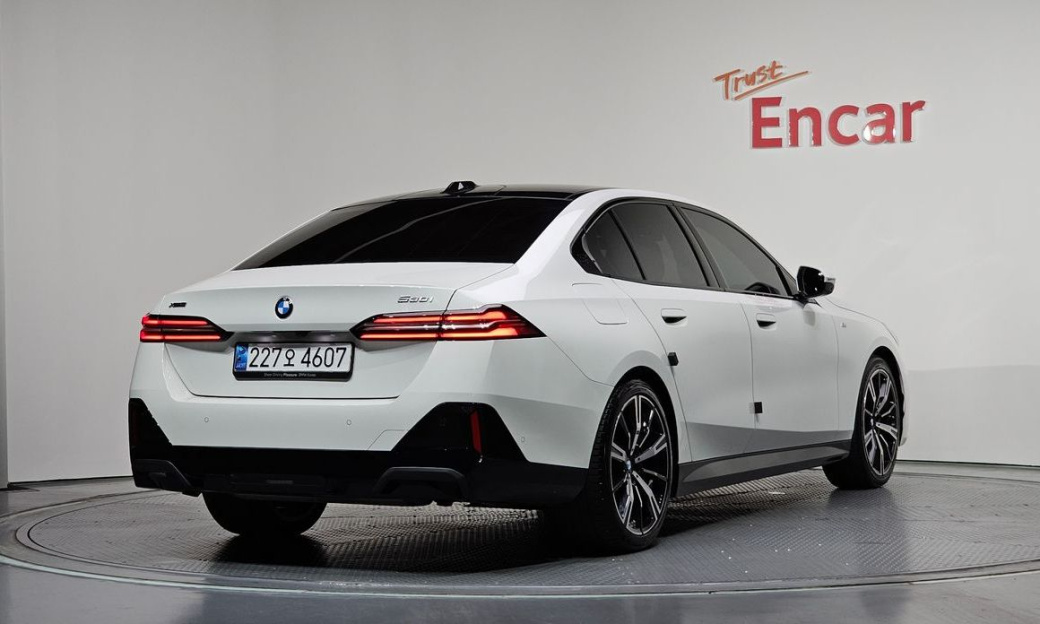 BMW 5-Series 530i xDrive M Sport, 2024