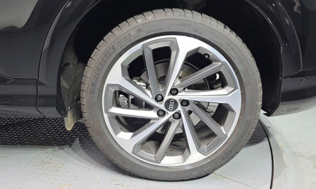 Audi Q5 45 TFSI Quattro S line, 2025