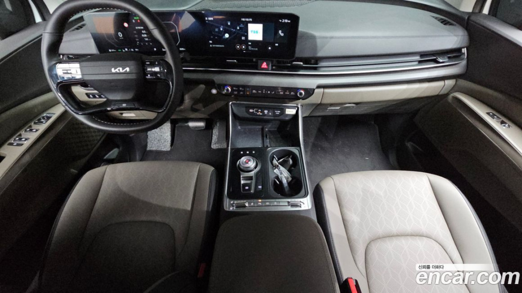 Kia Carnival 9-Seater Prestige, 2025