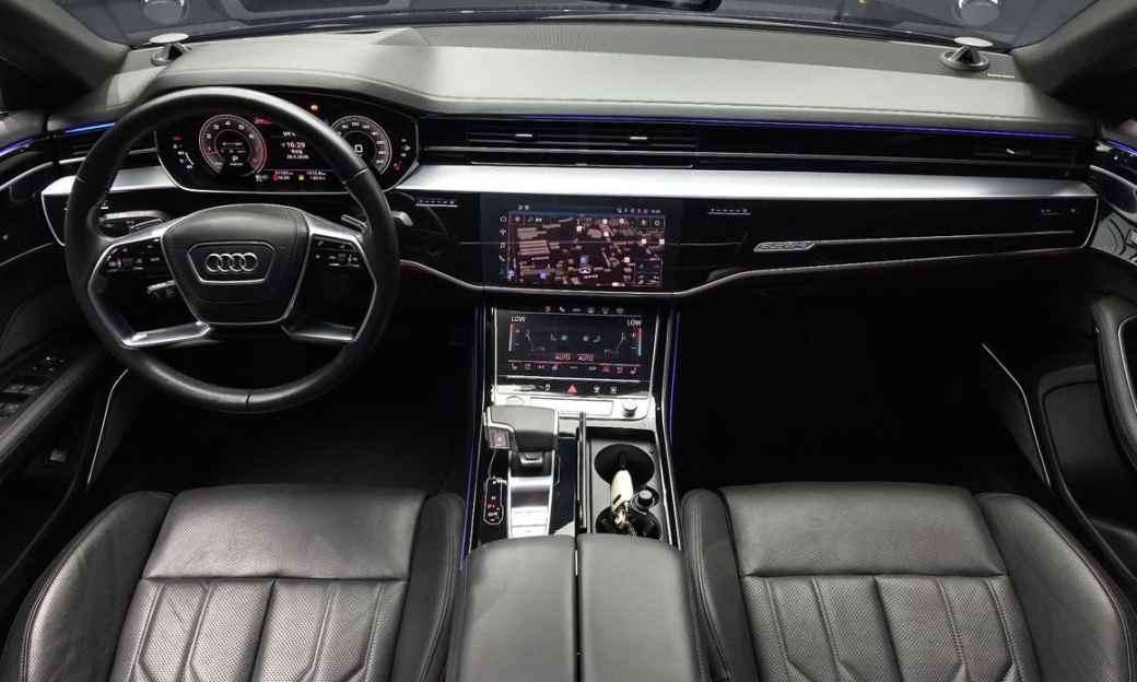 Audi A8 55 TFSI Quattro LWB, 2021