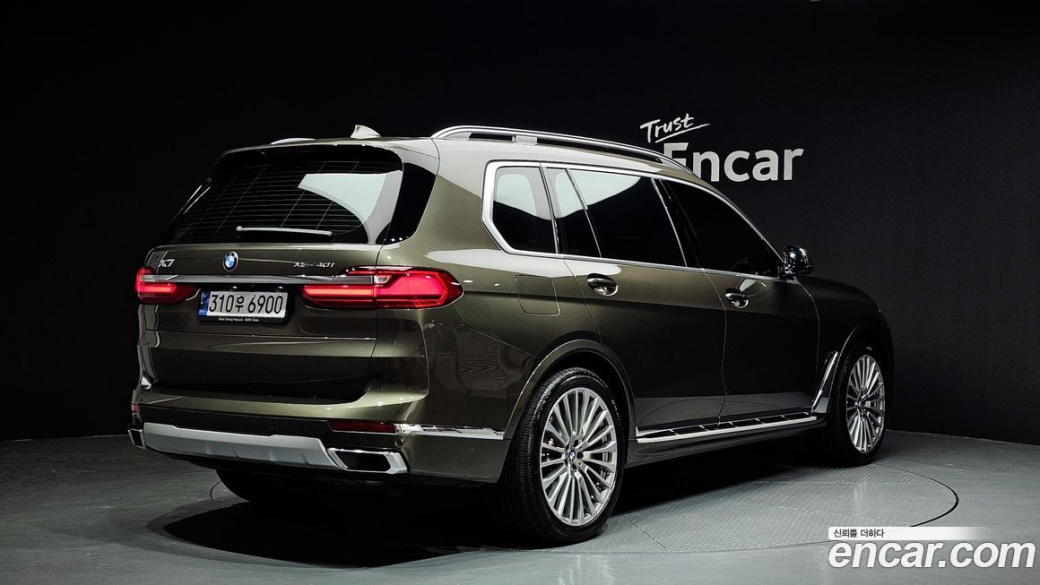 BMW X7 xDrive 40i Design Pure Excellence 7-Seater, 2022
