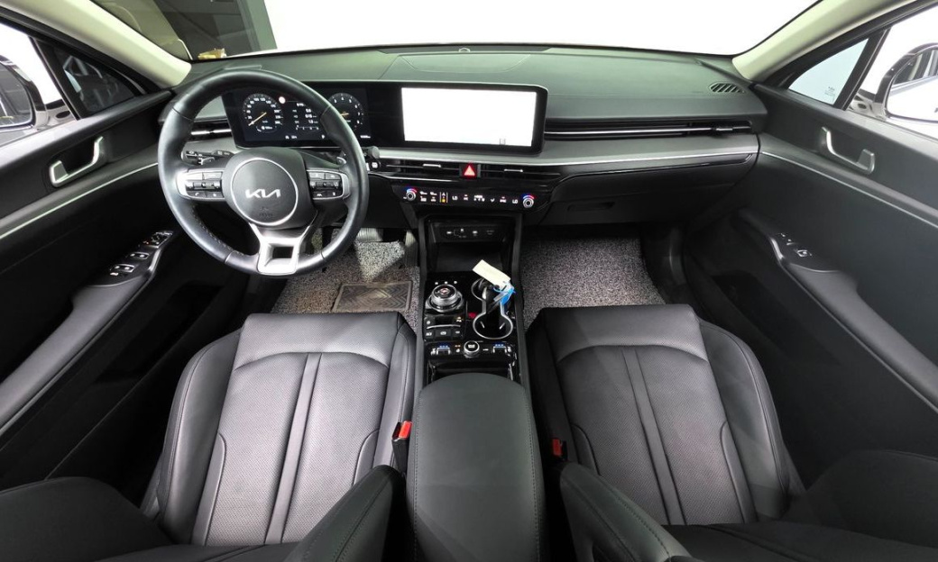 Kia K5 2.0, 2024