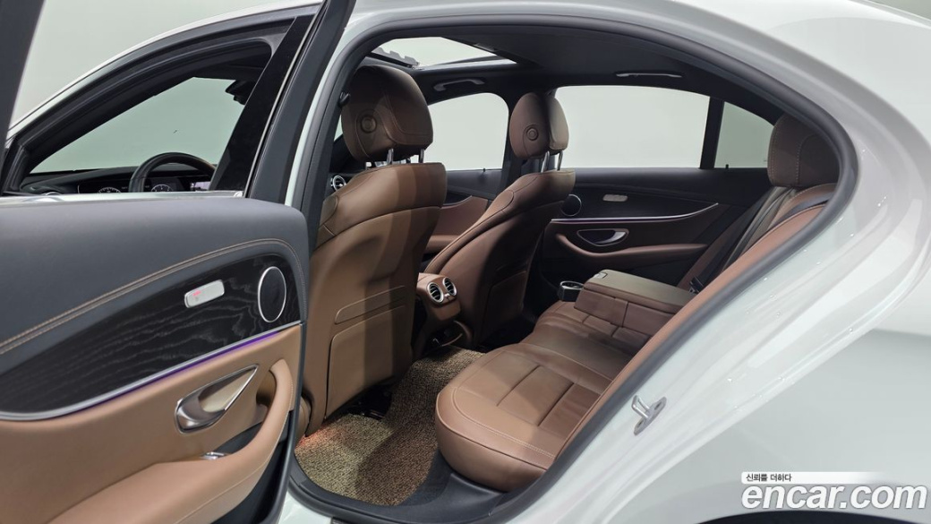 Mercedes-Benz E-Class E250 AMG Line, 2023