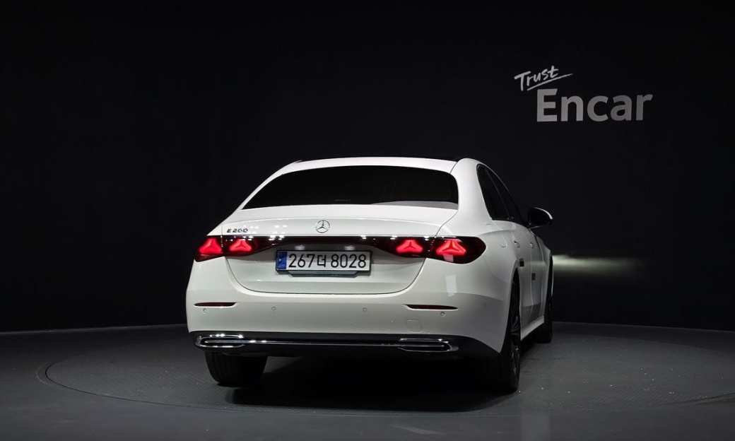 Mercedes-Benz E-Class E200 Avantgarde, 2024