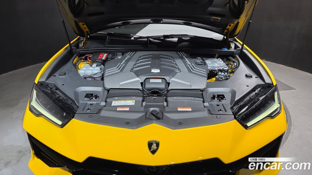 Lamborghini Urus 4.0 V8 S, 2024