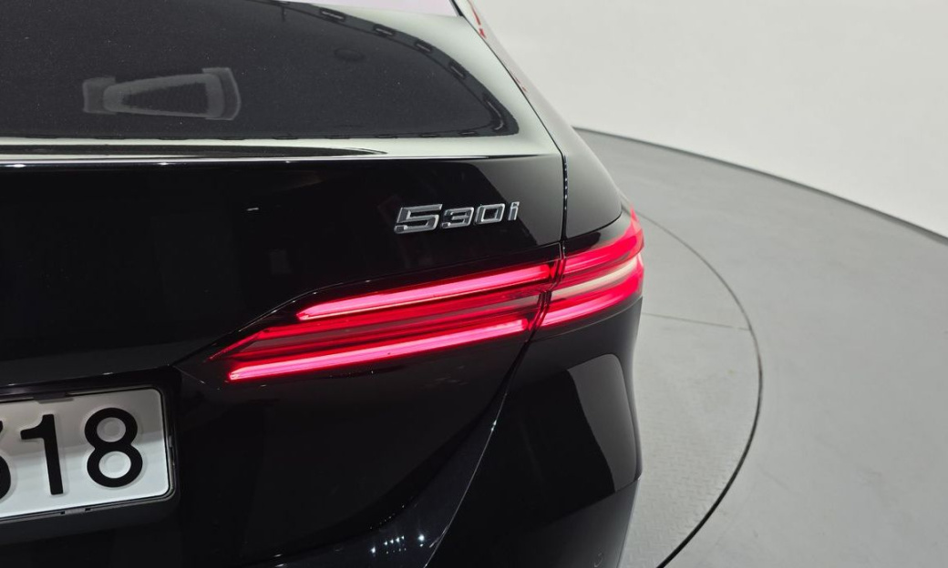 BMW 5-Series 530i xDrive, 2024