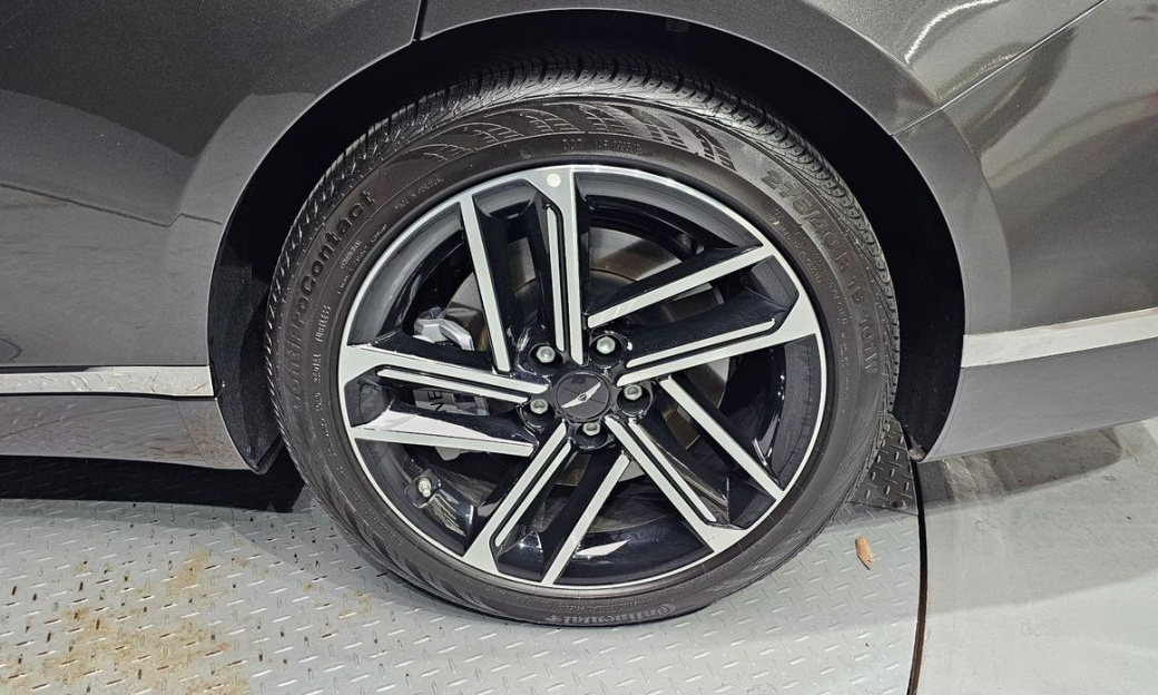 Genesis G80 Gasoline 2.5 Turbo AWD, 2025