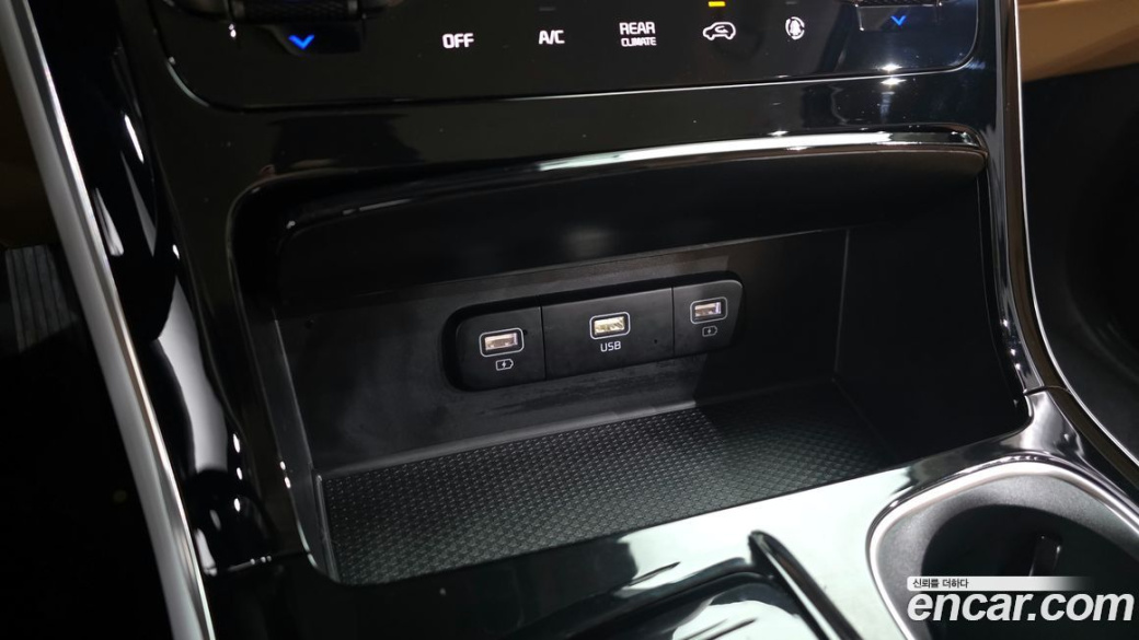 Kia Carnival 9-Seater Signature, 2023