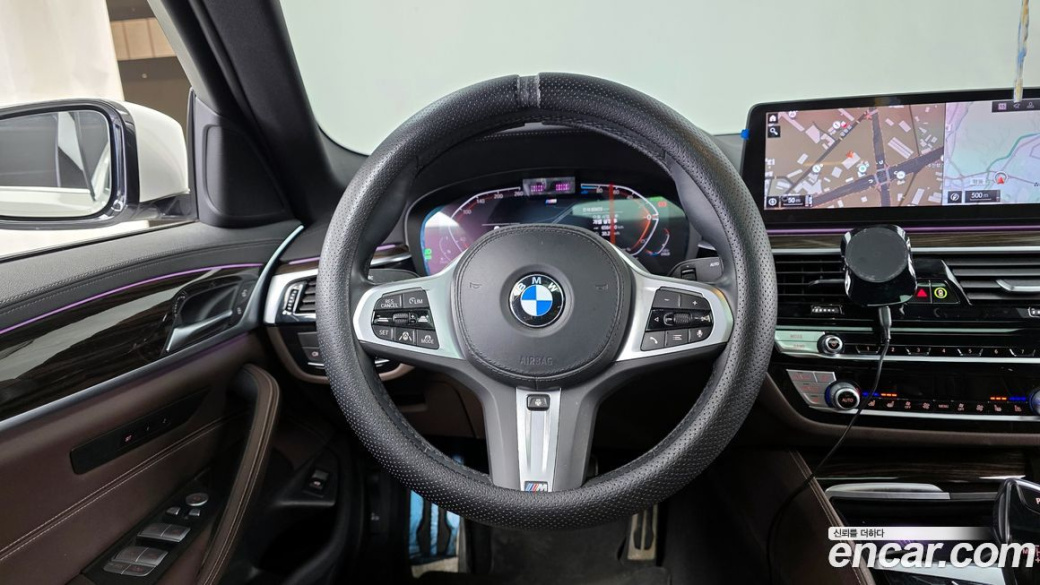 BMW 5-Series 523d M Sport, 2022