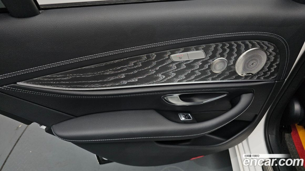 Mercedes-Benz E-Class E350 4MATIC AMG Line, 2023