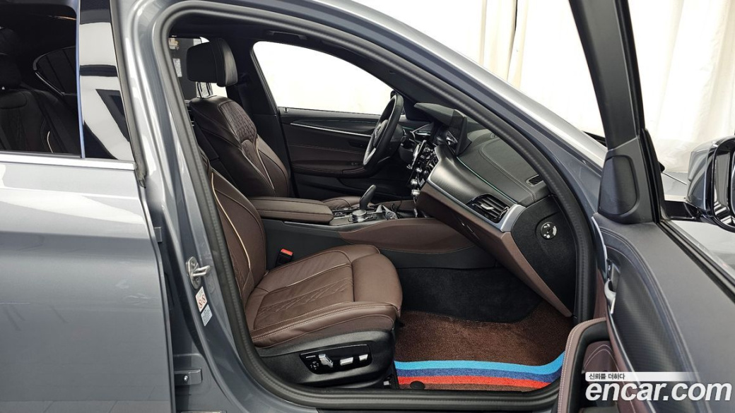 BMW 5-Series 523d M Sport, 2023