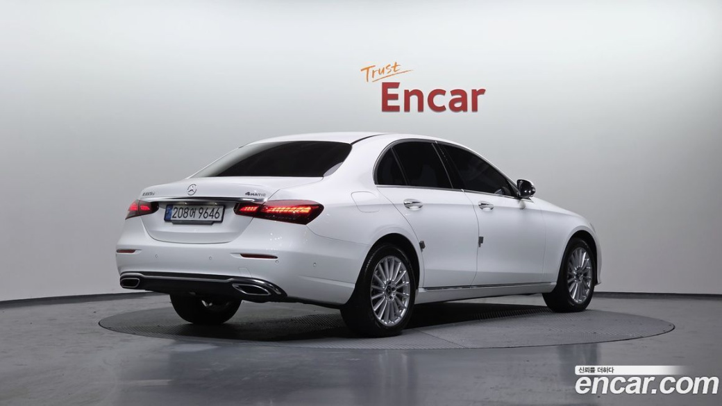 Mercedes-Benz E-Class E220d 4MATIC Exclusive, 2021
