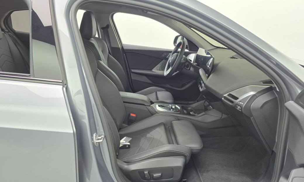 BMW 1-Series 120, 2025
