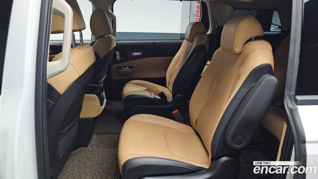 Kia Carnival 9-Seater Signature, 2022