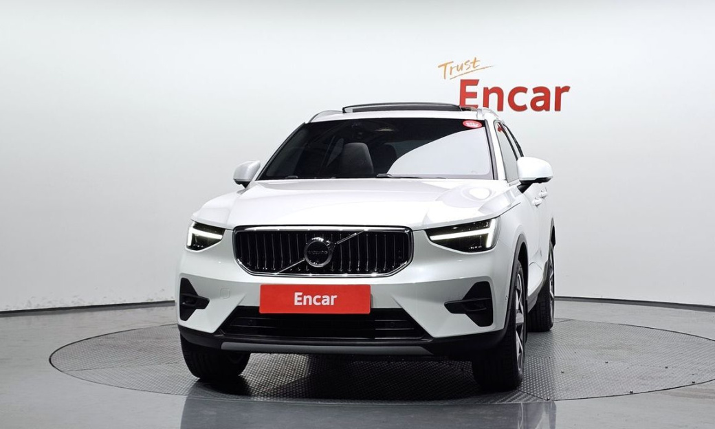 Volvo XC40 B4 Ultra Bright, 2025