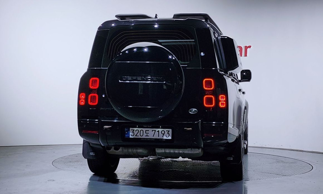 Land Rover Defender 130 D300 X-Dynamic HSE, 2023
