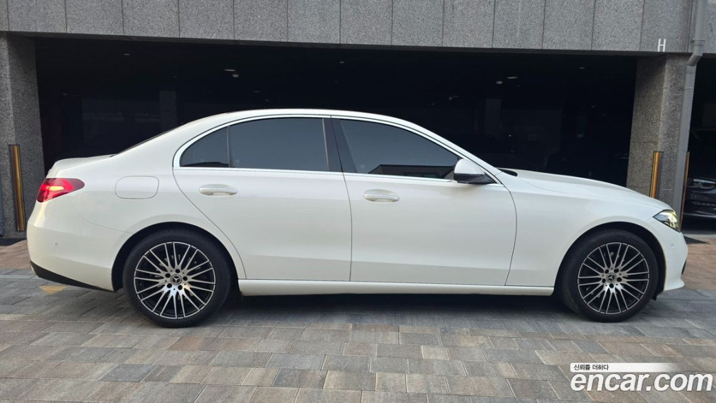 Mercedes-Benz C-Class C200 4MATIC Avantgarde, 2022