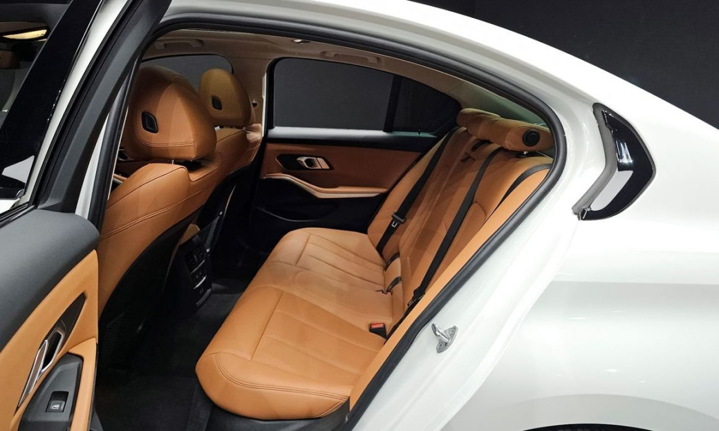 BMW 3-Series 320i, 2023
