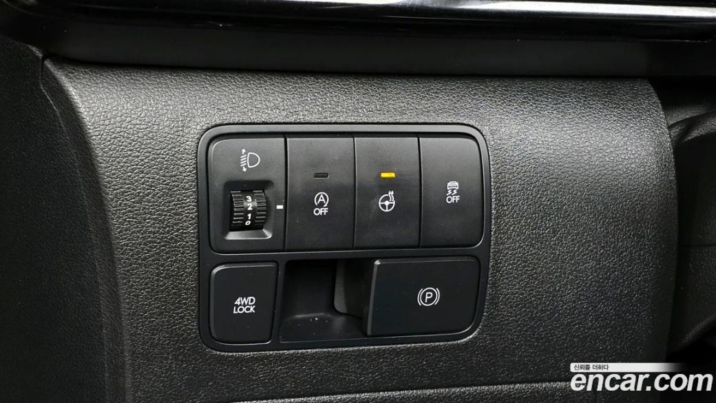 Hyundai Staria 4WD Lounge 7-Seater, 2023