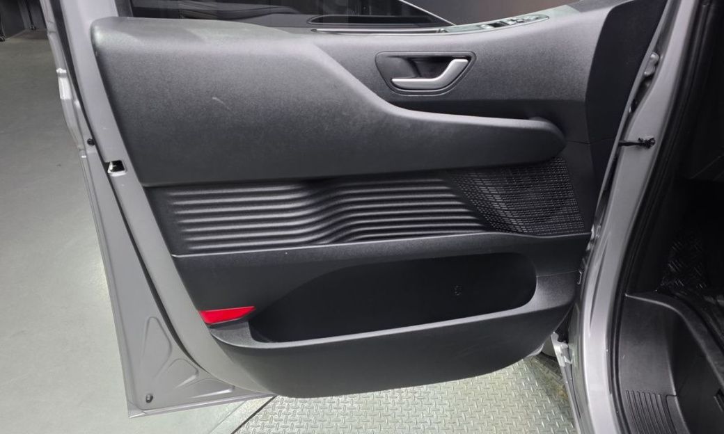 Hyundai Staria Tourer 9-Seater, 2025