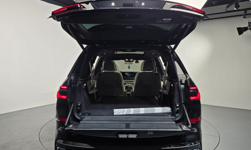 BMW X7 xDrive 40i M Sport 6STR, 2025