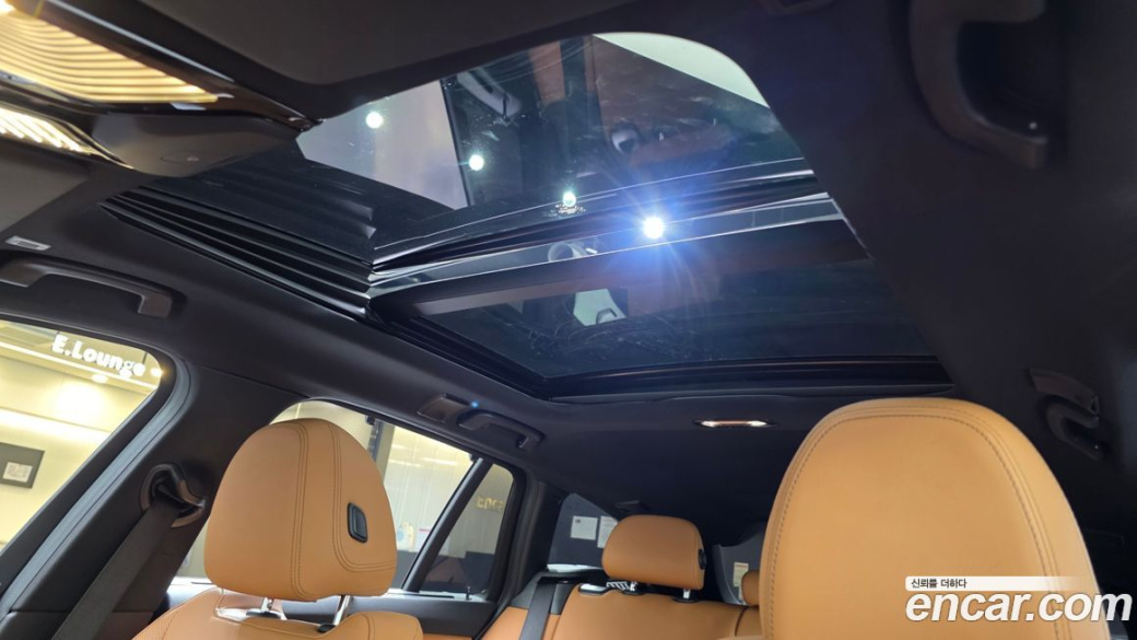 BMW 3-Series 320i Touring M Sports, 2023