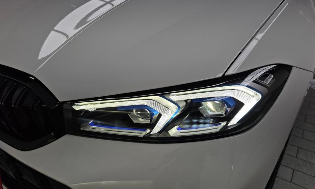 BMW 3-Series 320i M Sport, 2024